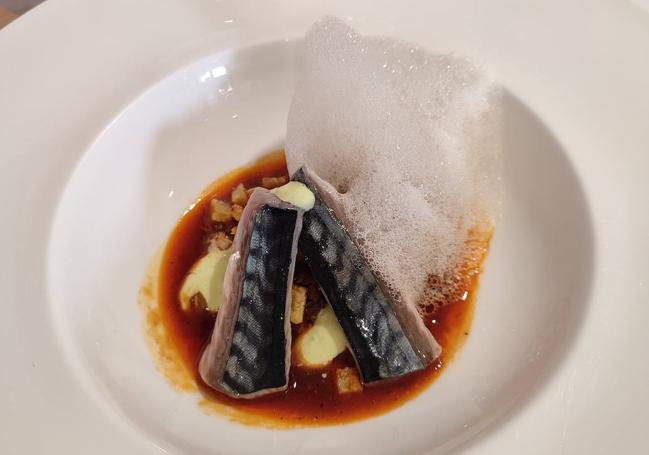 El plato de marmitako y tataki de Lorea Seara.