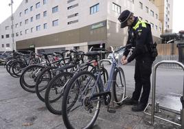 Dos detenidos por robar una bici de 1.400 euros aparcada en Zaramaga