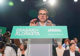 El candidato de EH Bildu a lehendakari, Pello Otxandiano, durante un acto de campaña.