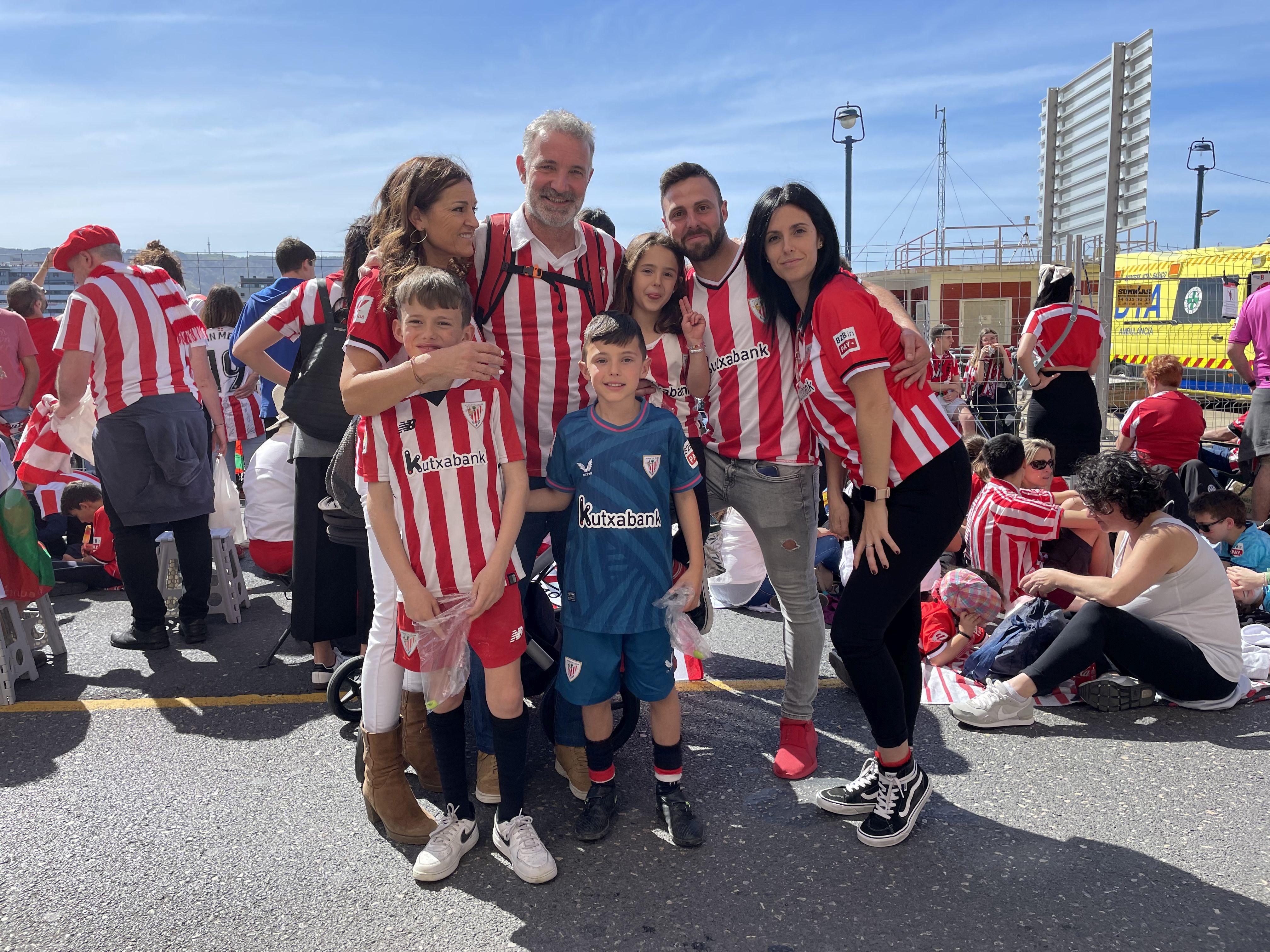 Erandio despide emocionado la gabarra: «Ya les tocaba verlo a las nuevas generaciones»