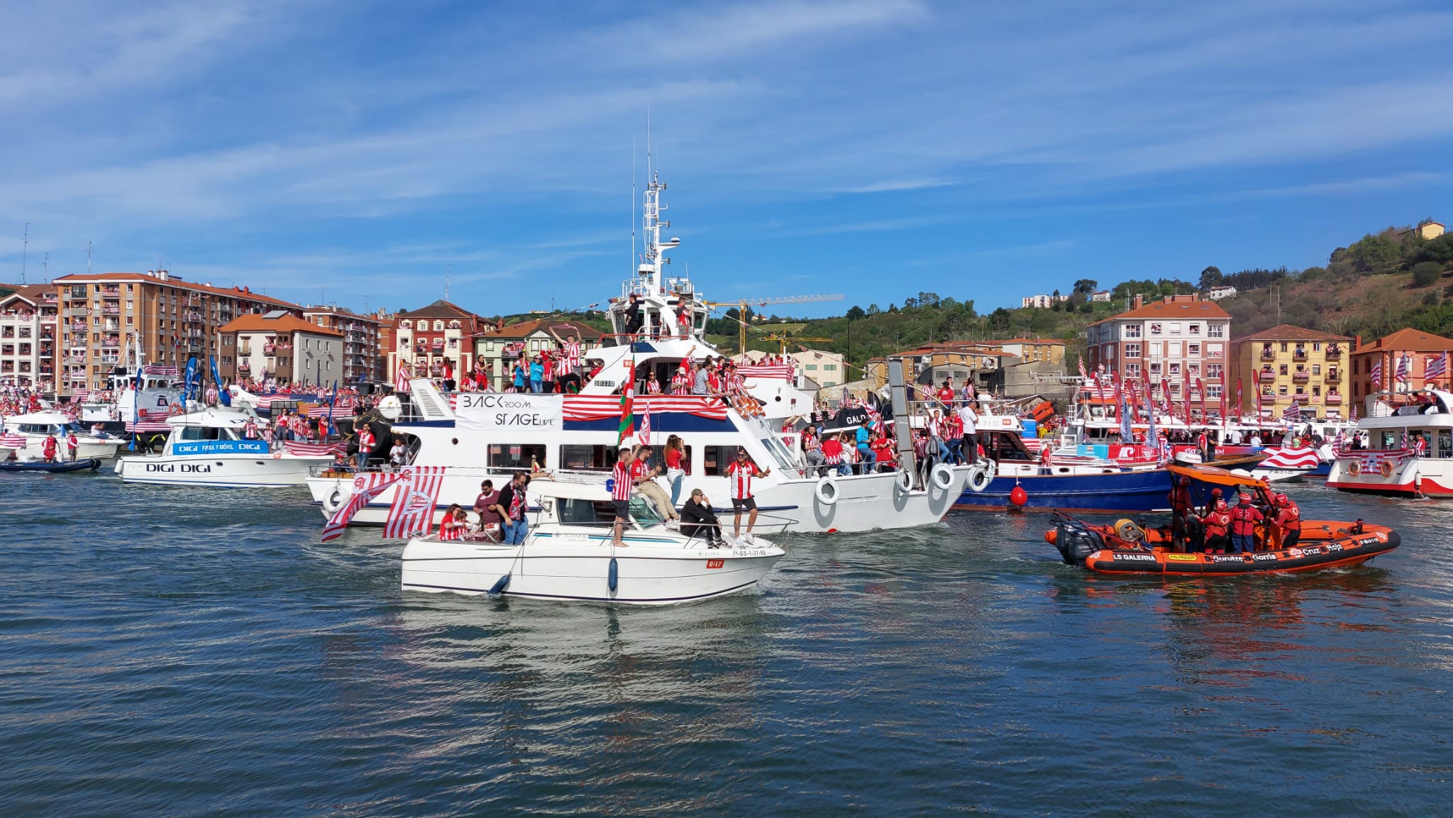 Erandio despide emocionado la gabarra: «Ya les tocaba verlo a las nuevas generaciones»