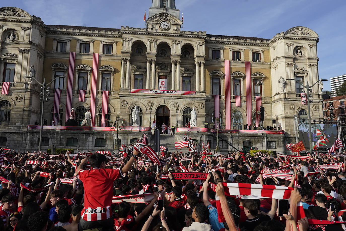 Fotos | Así ha sido el recibimiento en el Ayuntamiento