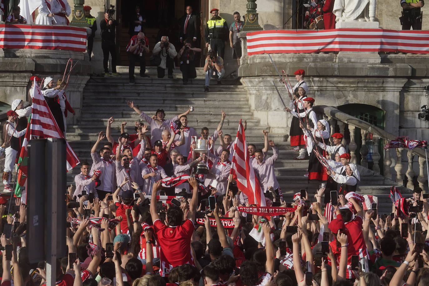 Fotos | Así ha sido el recibimiento en el Ayuntamiento