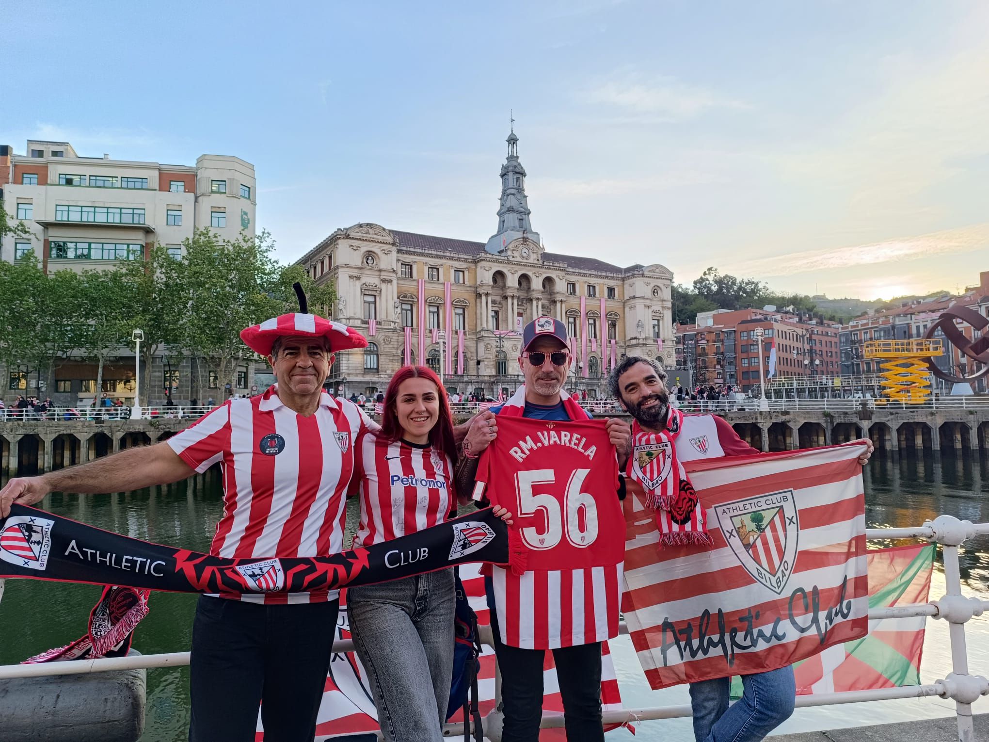 Las imágenes de la fiesta de la gabarra en Bilbao