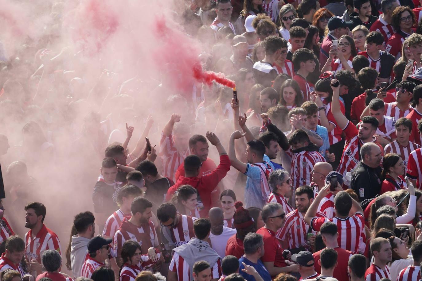 Las imágenes de la fiesta de la gabarra en Bilbao