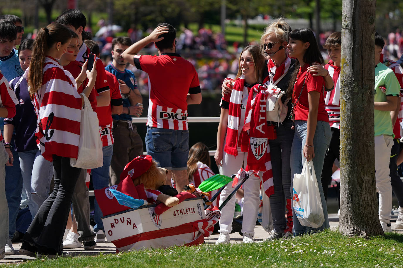 Las imágenes de la fiesta de la gabarra en Bilbao