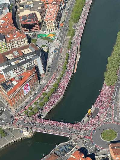 La impresionante imagen de Bilbao a vista de pájaro cinco horas antes de la gabarra