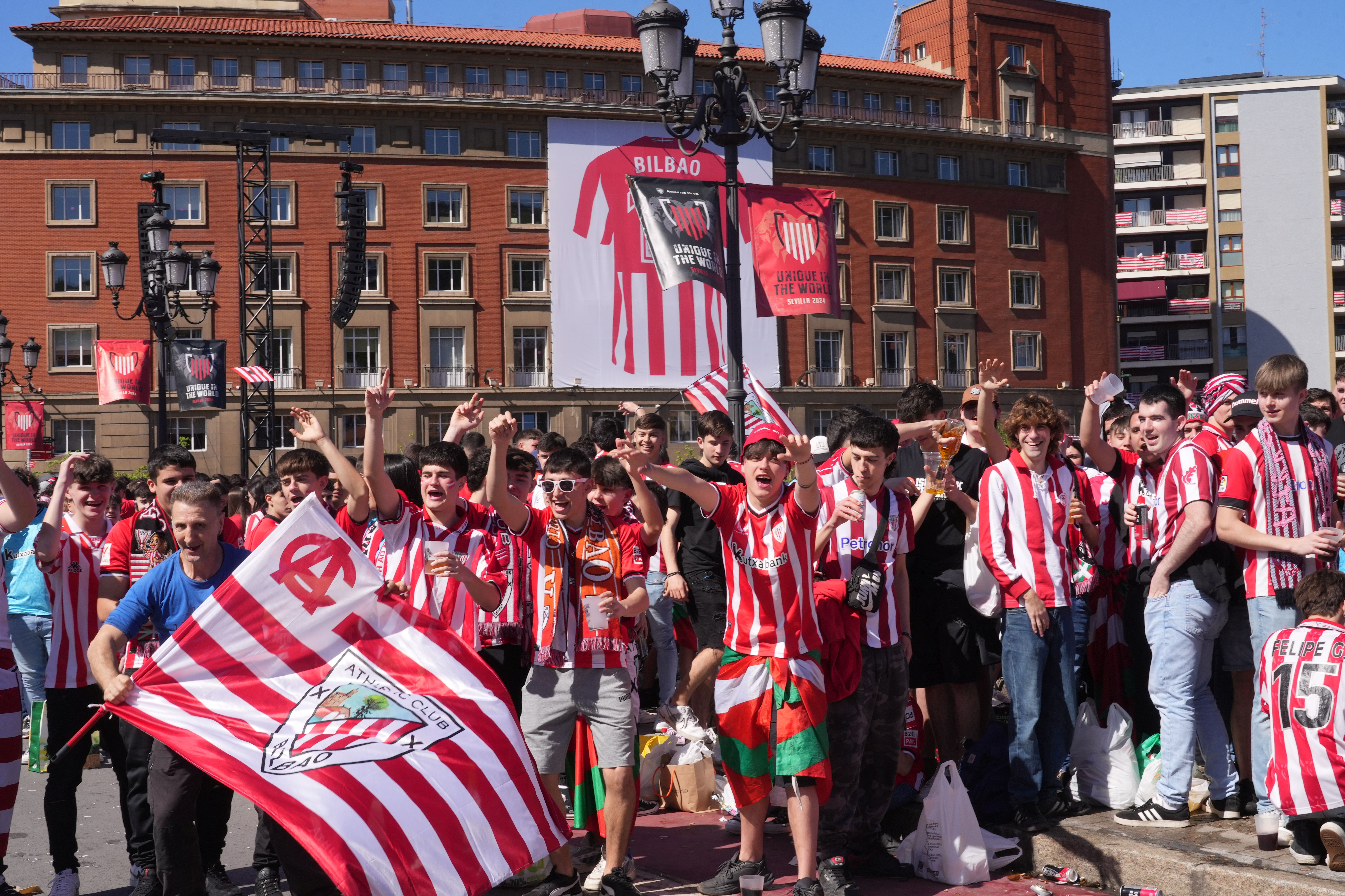 Las imágenes de la fiesta de la gabarra en Bilbao