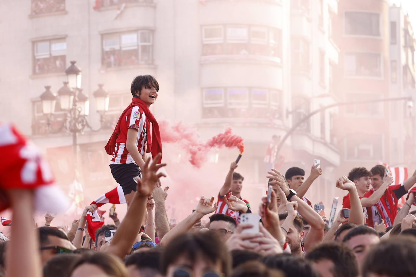 Las imágenes de la fiesta de la gabarra en Bilbao