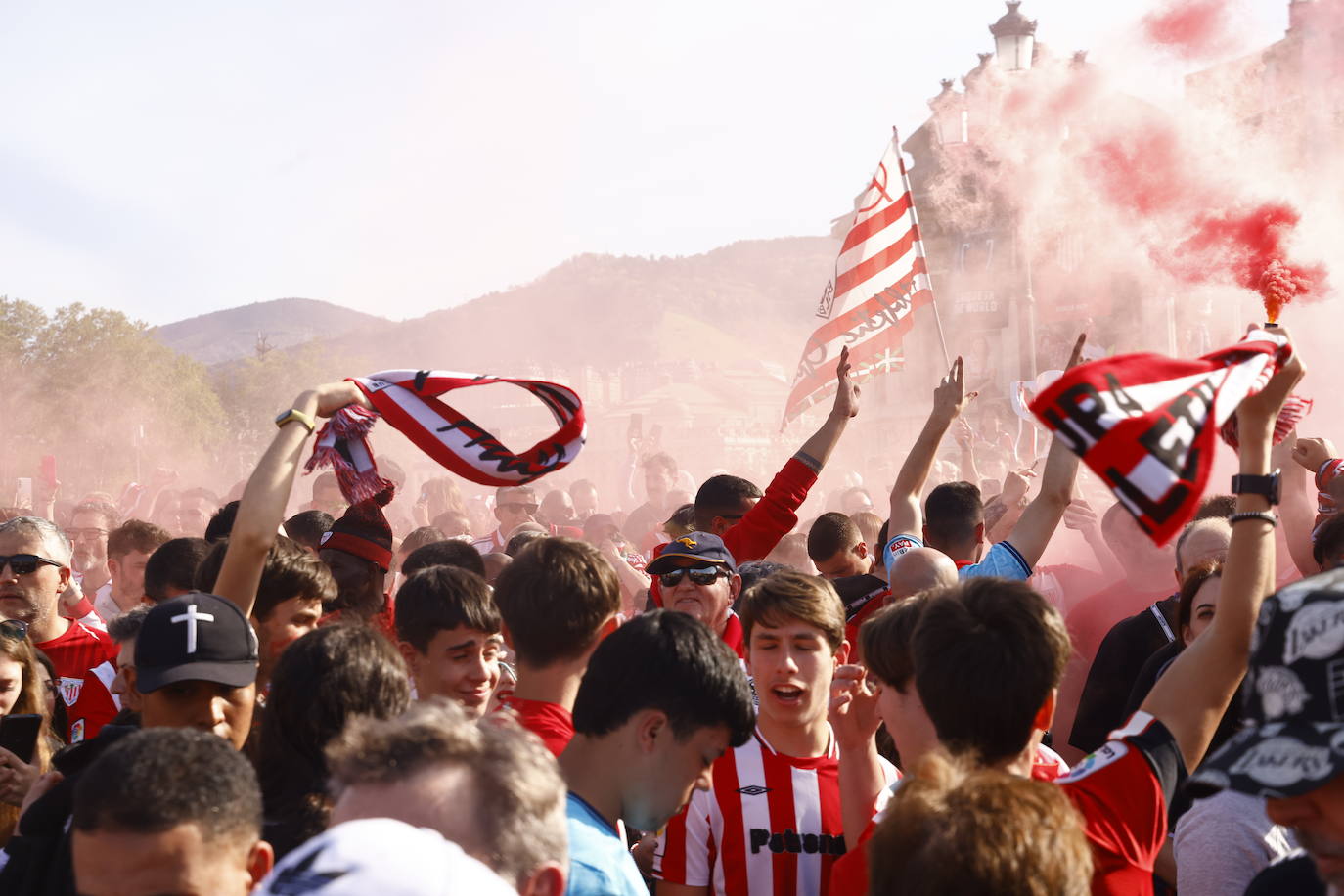 Las imágenes de la fiesta de la gabarra en Bilbao