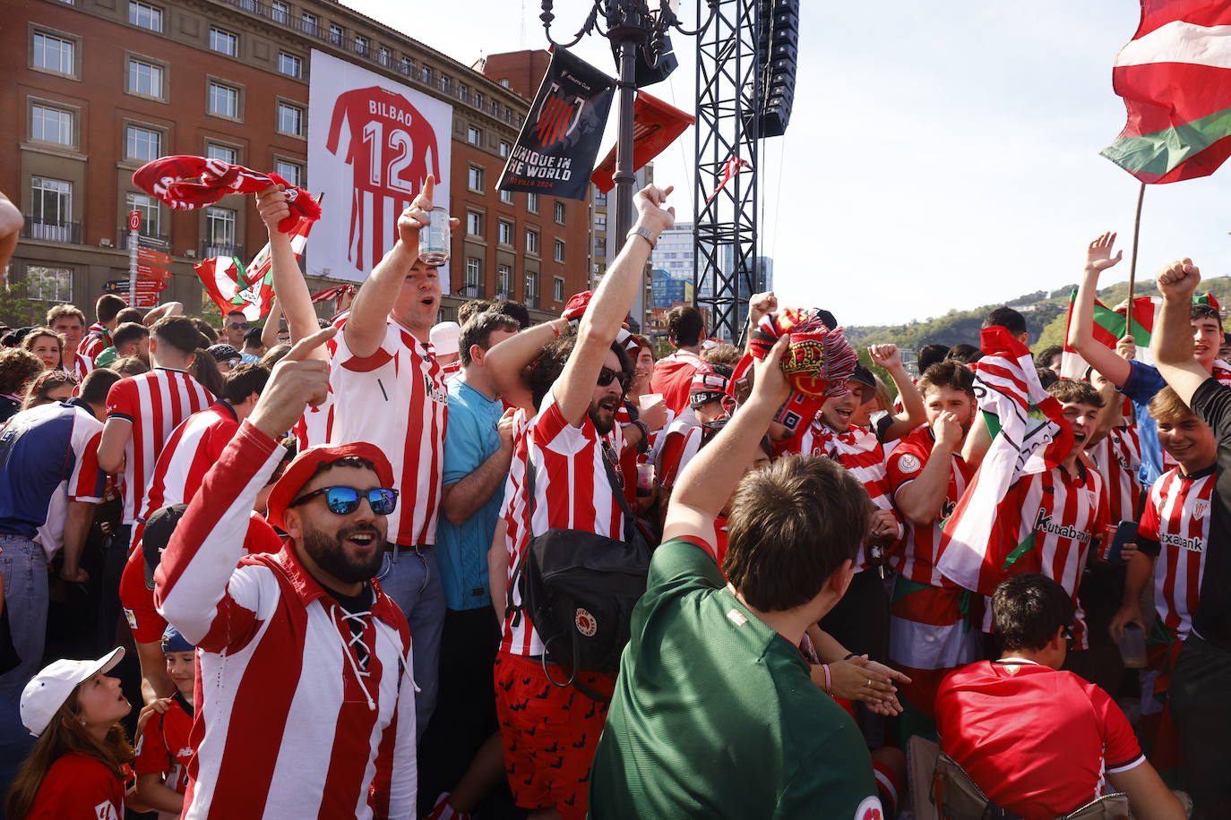 Las imágenes de la fiesta de la gabarra en Bilbao