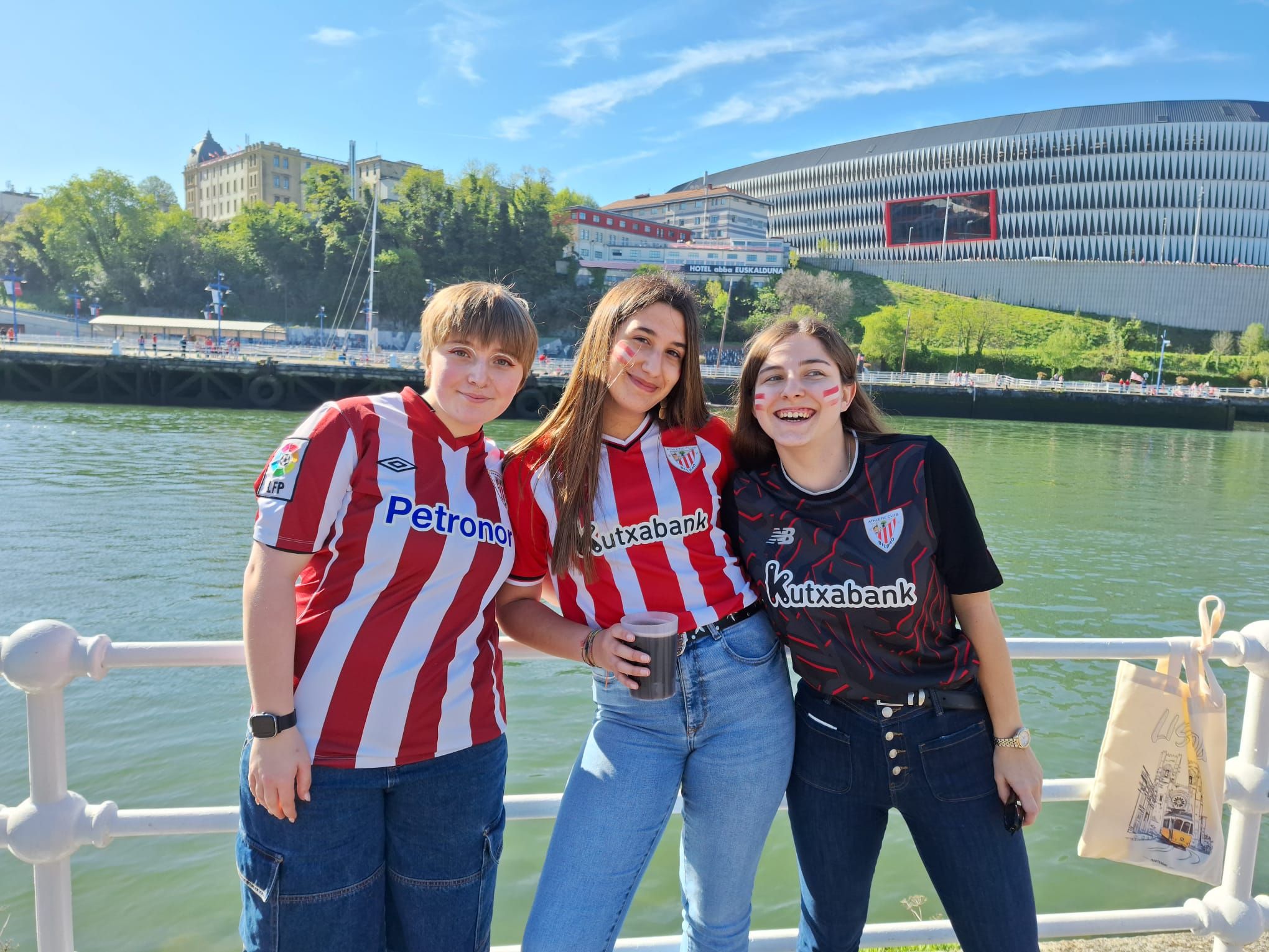 Las imágenes de la fiesta de la gabarra en Bilbao