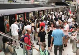 La normalidad vuelve al metro tras una hora de retrasos leves por problemas técnicos