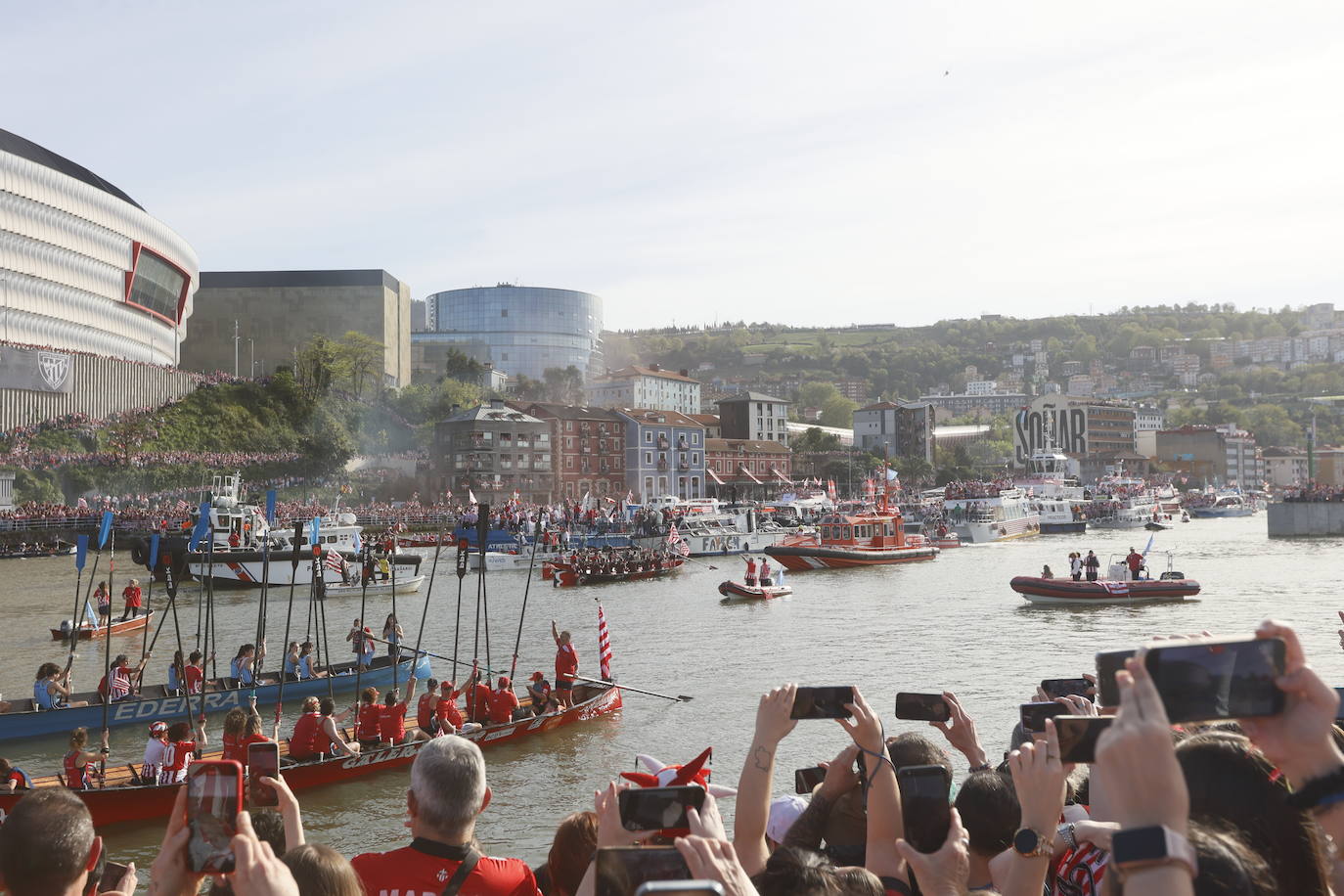 Las imágenes de la fiesta de la gabarra en Bilbao