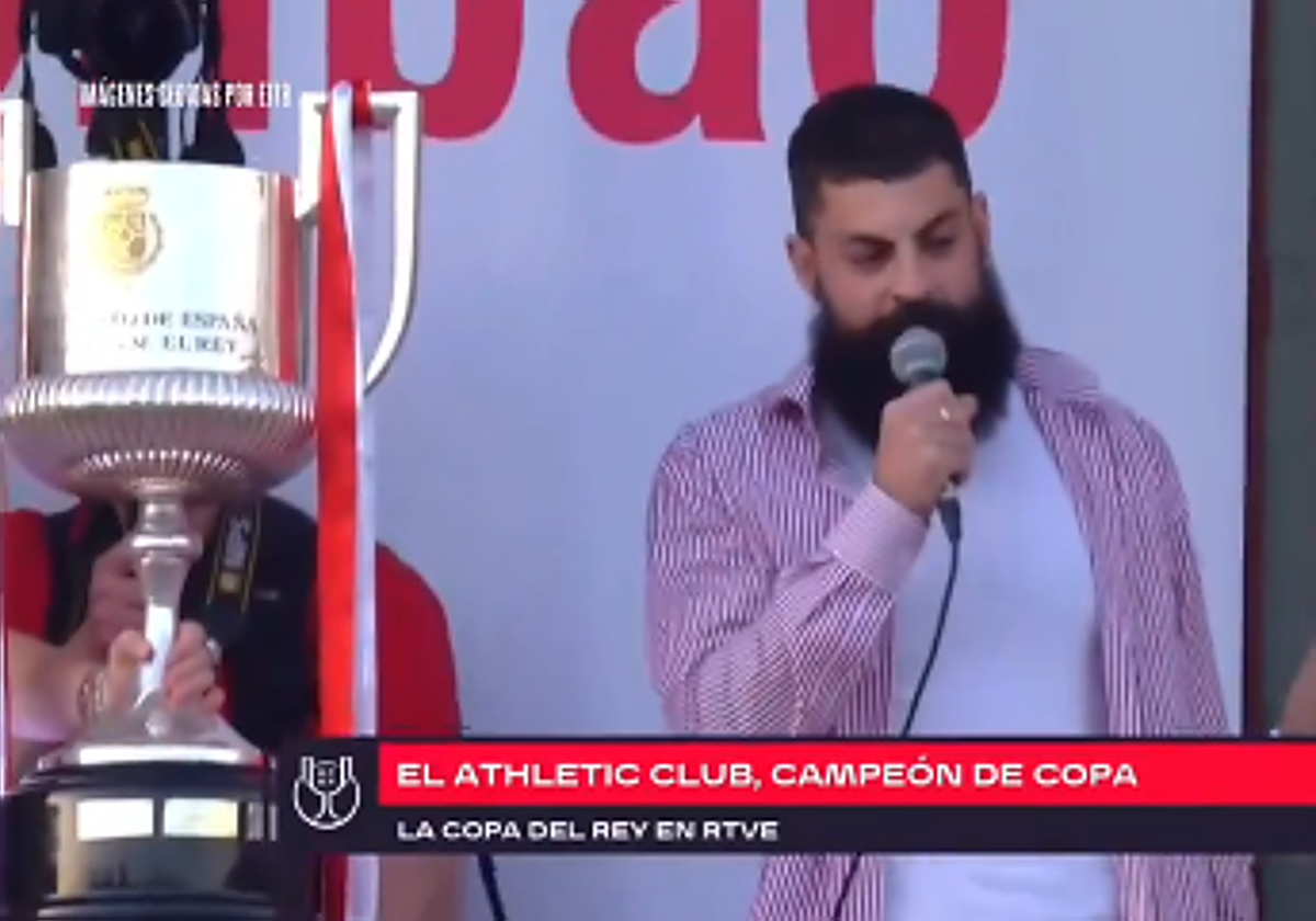 El alegato de Villalibre a favor del euskera durante la celebración de la gabarra