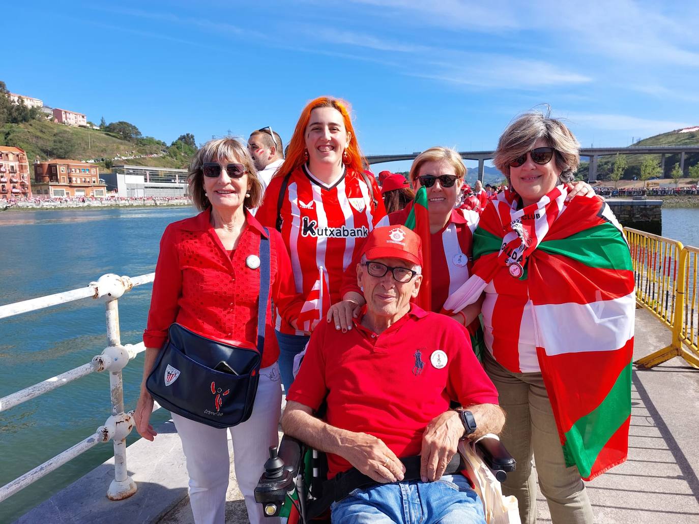 Barakaldo, fotos e información: «Tengo muchas ganas de ver pasar mi primera gabarra»