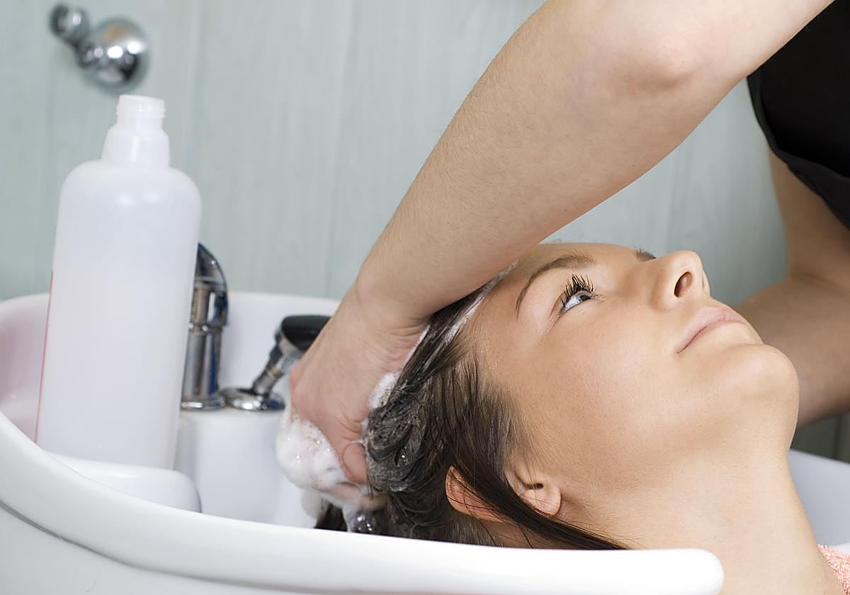 La OCU aconseja evitar alisadores de pelo con ácido glioxílico