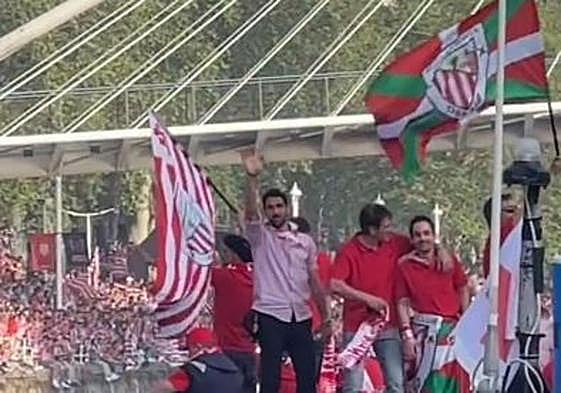 El divertido piropo a Raúl García de su mujer en la gabarra