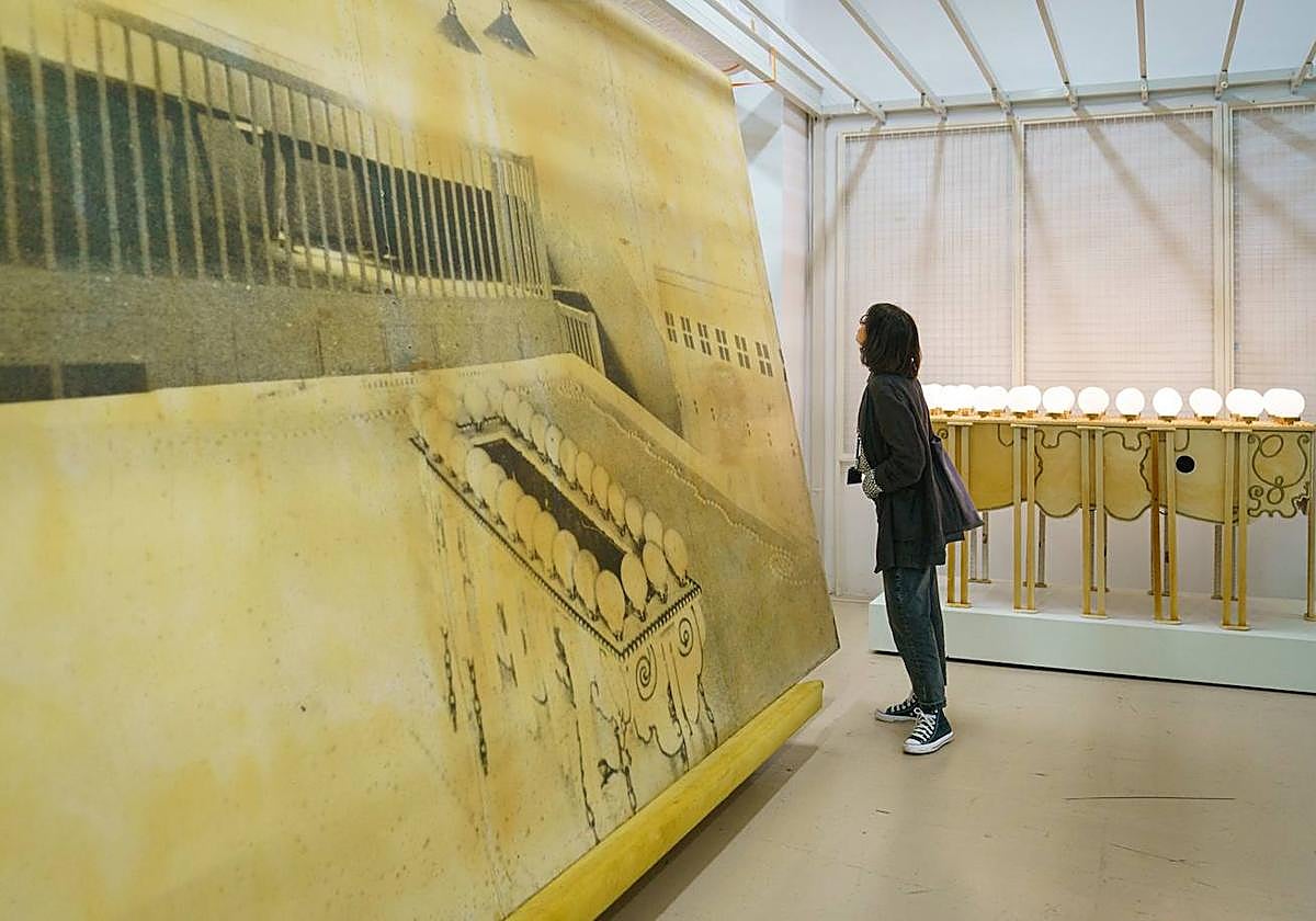 La pintura y la escultura con el título 'El ingenio revolucionario' forman parte de los fondos del museo de Vitoria.