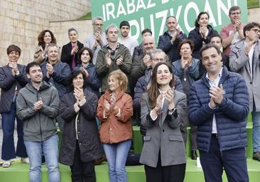 Imanol Pradales, en primer término, junto a la cabeza de lista del PNV por Gipuzkoa, Bakartxo Tejeria, y Andoni Ortuzar, presidente del EBB, en un acto celebrado ayer en Eibar.