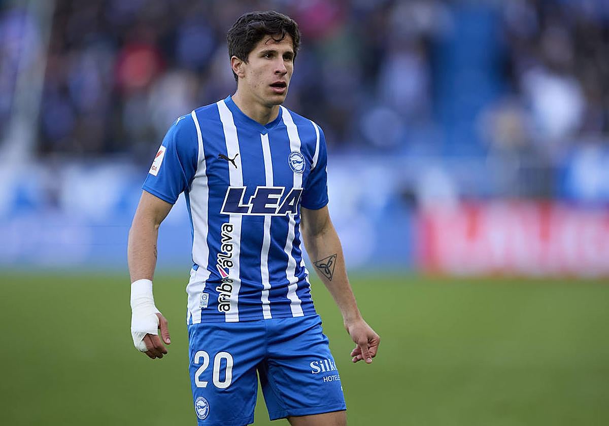 Giuliano Simeone, en un partido con el Alavés.