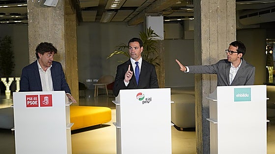 Andueza advierte a PNV y Bildu que el derecho a decidir es una línea roja