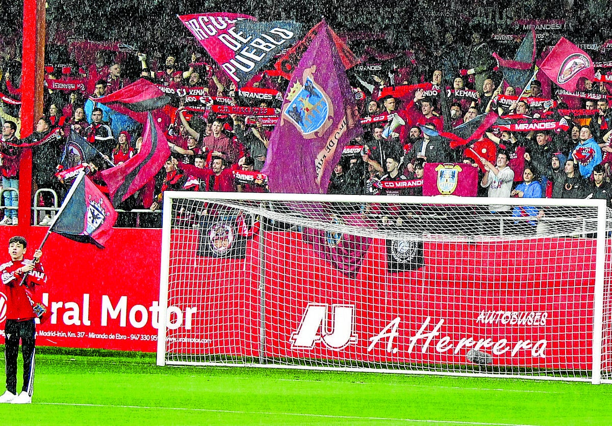 El alma de Anduva invoca a la afición del Mirandés