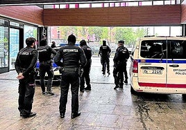 La Ertzaintza se desplegó en la Termibus para tratar de interceptar al asaltante.