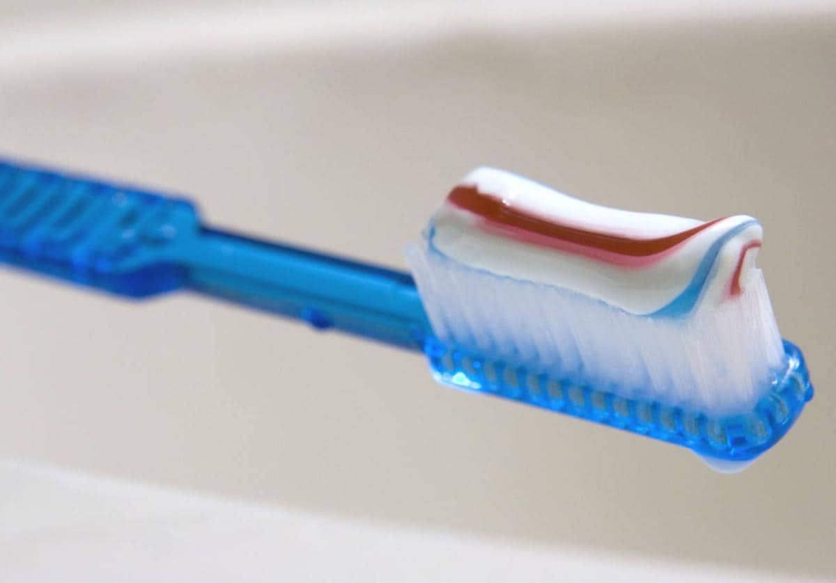 ¿Es mejor cepillarse los dientes antes o después del desayuno? La respuesta no es tan sencilla como parece