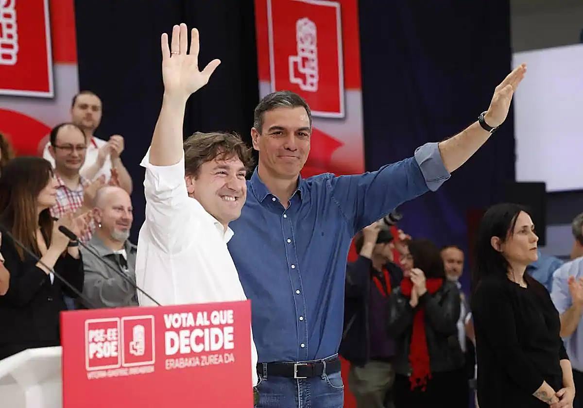 Pedro Sánchez, con Eneko Andueza.