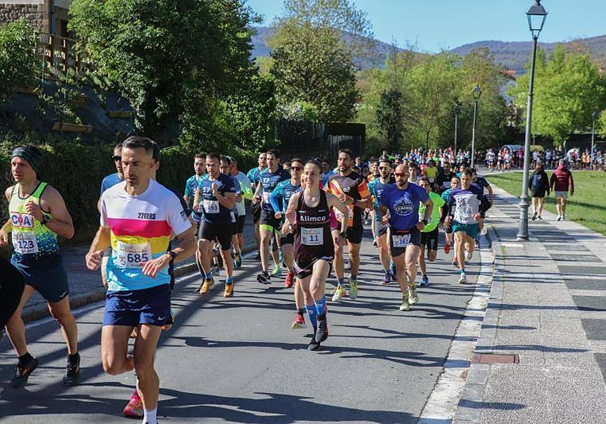 Urko Herrán y Lucía Gárate se coronan en la Subida a Estíbaliz