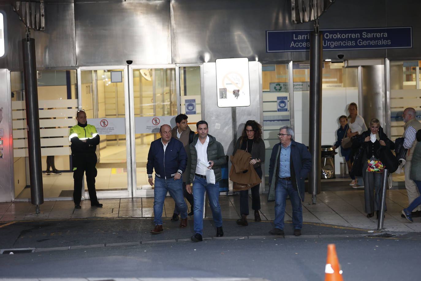 La 'guardia de corps' que rodea a Imanol Pradales