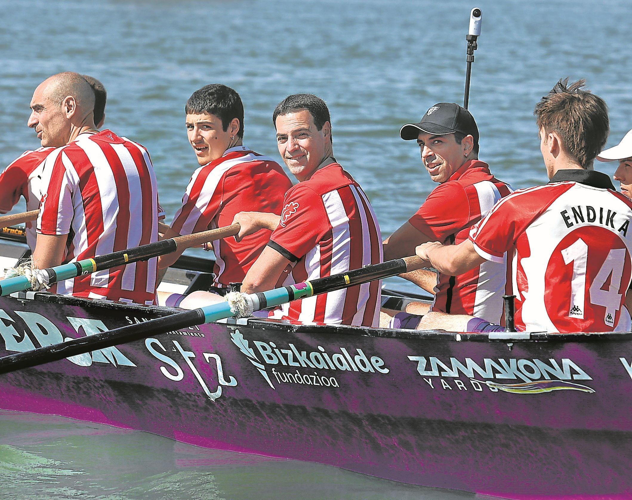 El remo ha sido una parte muy importante de la vida de Imanol Pradales, quien bogó durante 17 años en la Sotera de Santurtzi y fue directivo del club otros cuatro.