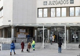 Así se las gasta el juez que ha abierto diligencias contra Begoña Gómez