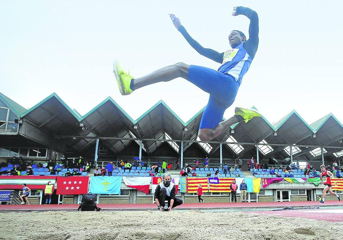 Las pistas de atletismo de Artunduaga acogerán las pruebas de atletismo adaptado el domingo.