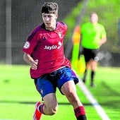 El Athletic sigue de cerca al juvenil de Osasuna Anai Morales