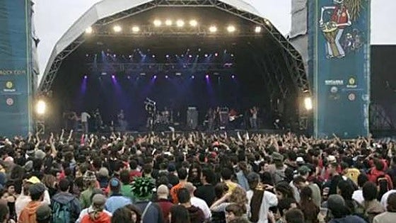 Organizan una orgía en el pueblo del Viña Rock 2024 y se apuntan miles de personas
