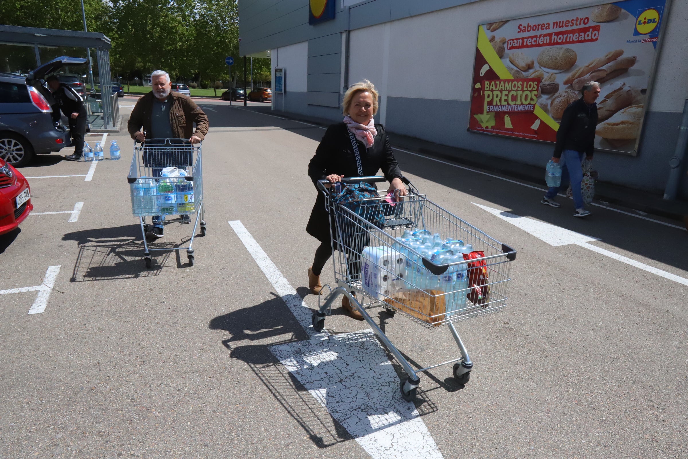 Algunas tiendas de Miranda agotaron su stock de agua embotellada por el brote
