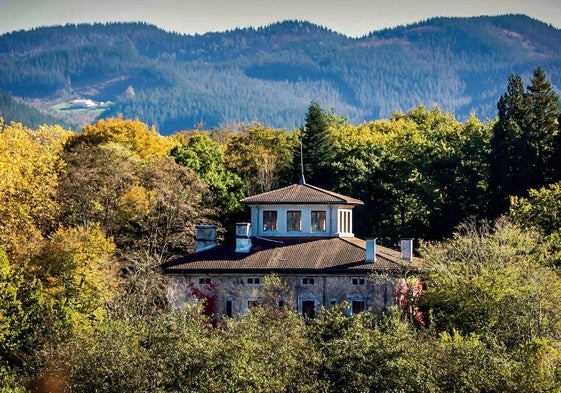 El palacio Munibe, construcción principal de la finca del mismo nombre ubicada en Etxebarria.