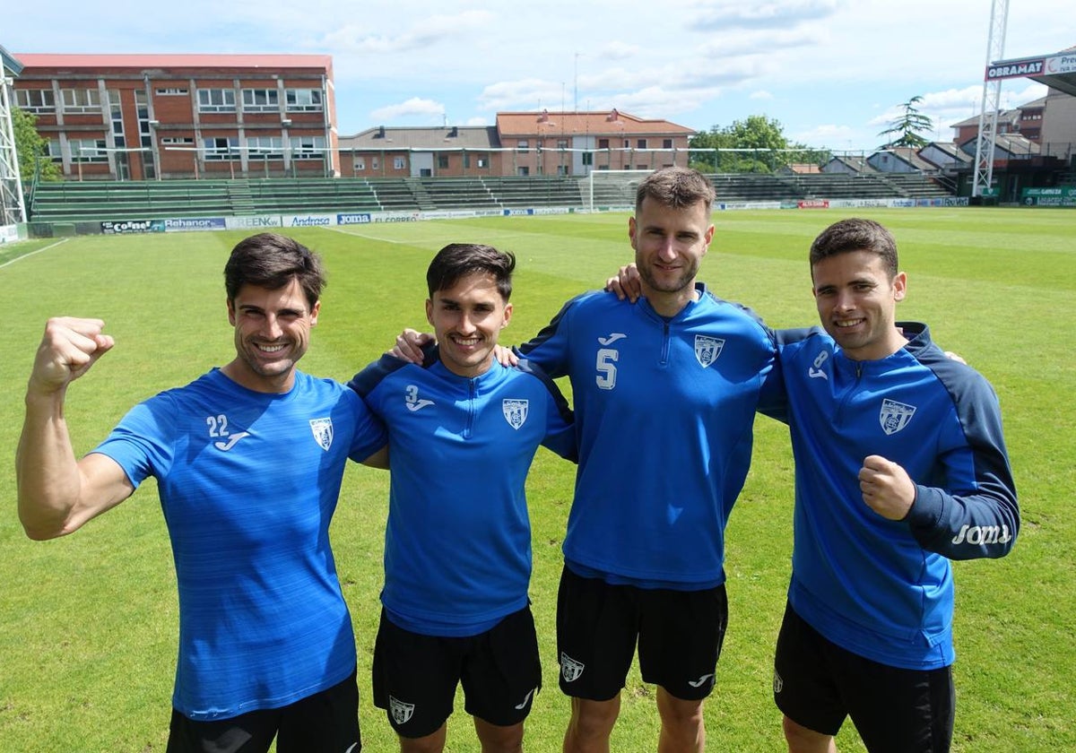 Markel Etxeberria, Álvaro Mateo, Gaizka Martínez y Gorka Garai en Las Llanas.