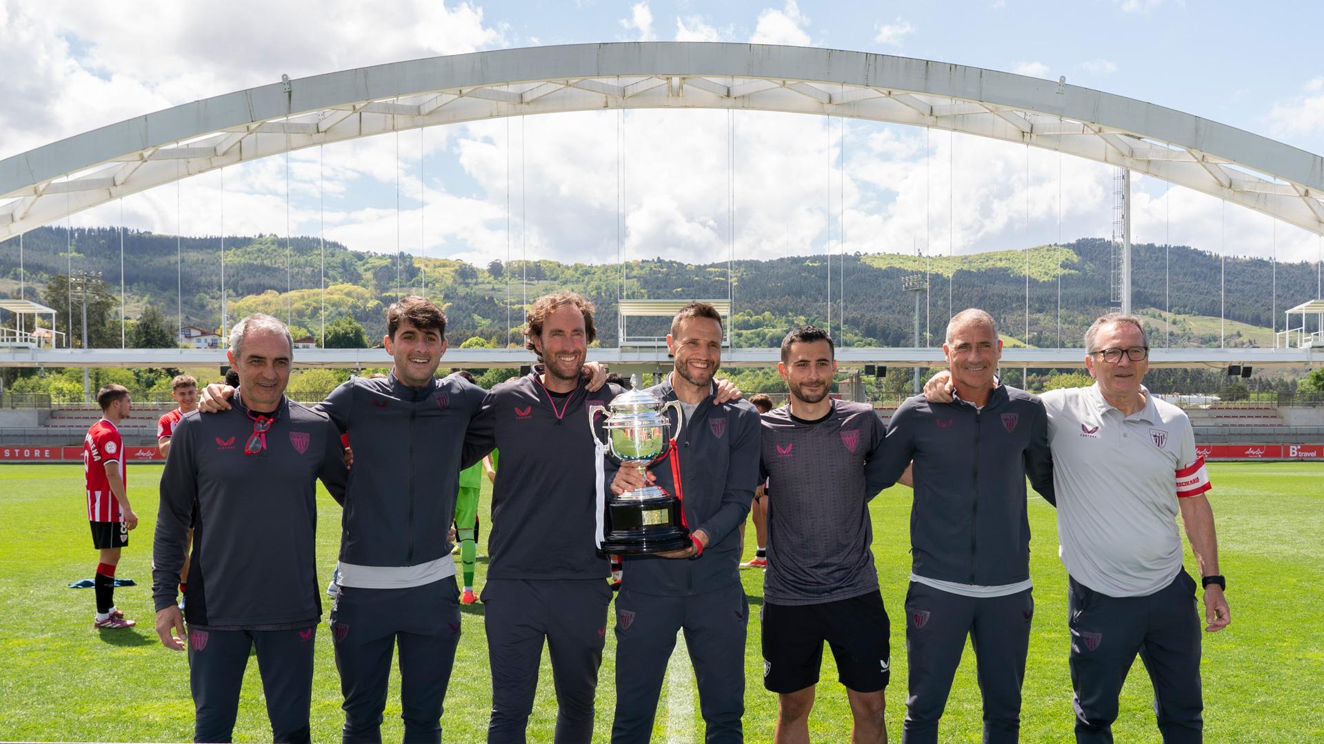 Gurpegui abandona los banquillos tras lograr el ascenso con el Bilbao Athletic