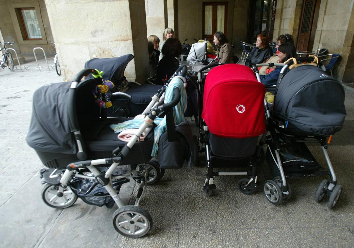 La natalidad se desploma en Álava con 885 bebés menos que hace una década