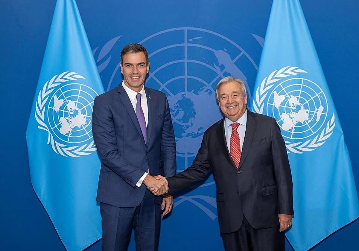 El presidente del Gobierno, Pedro Sánchez, junto al secretario general de la ONU, António Guterres, en una imagen de archivo.