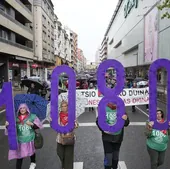 Manifestación de pensionistas en Vitoria para reclamar una pensión mínima de 1.080 euros mensuales.