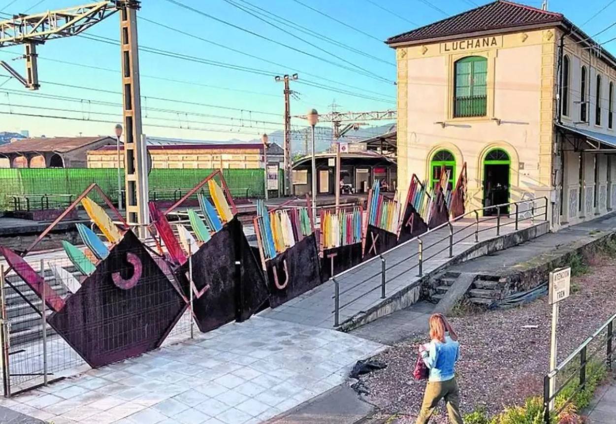 El edificio de la estación de Lutxana albergará en su primera planta y en su exterior una zona divulgativa.