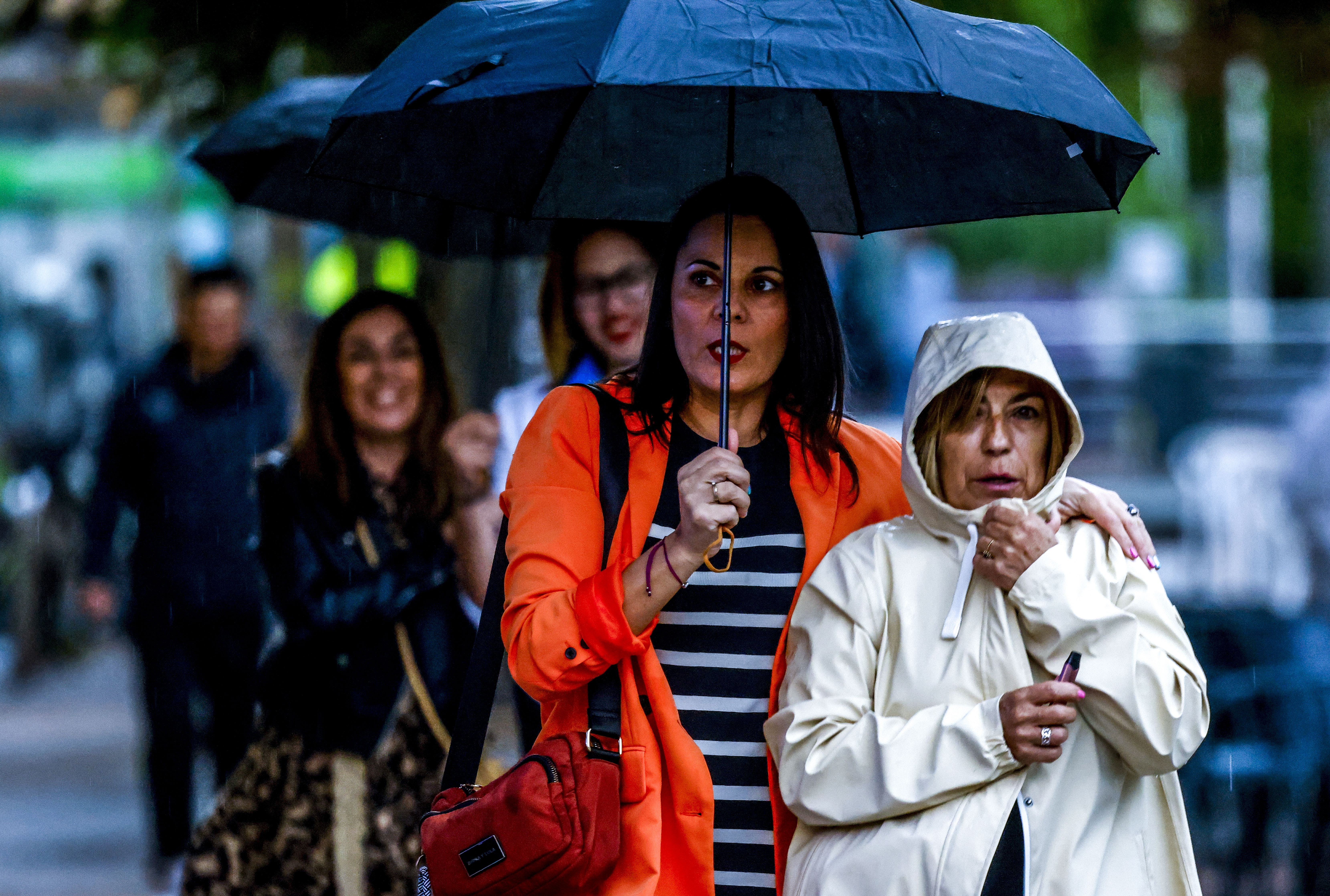 Las tormentas de este sábado en Vitoria, en imágenes