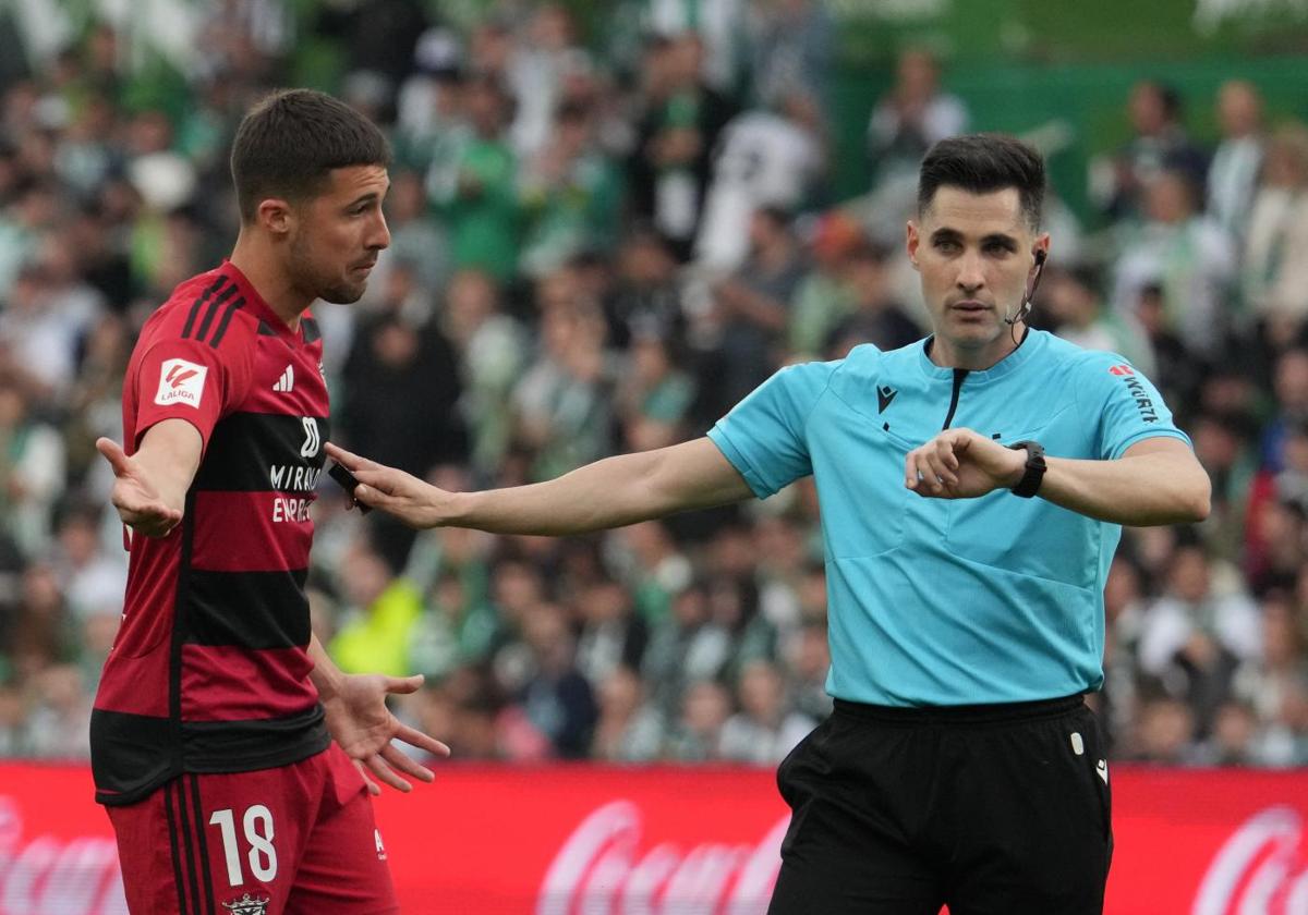 Marton reaparece con el Mirandés tras su rotura de peroné