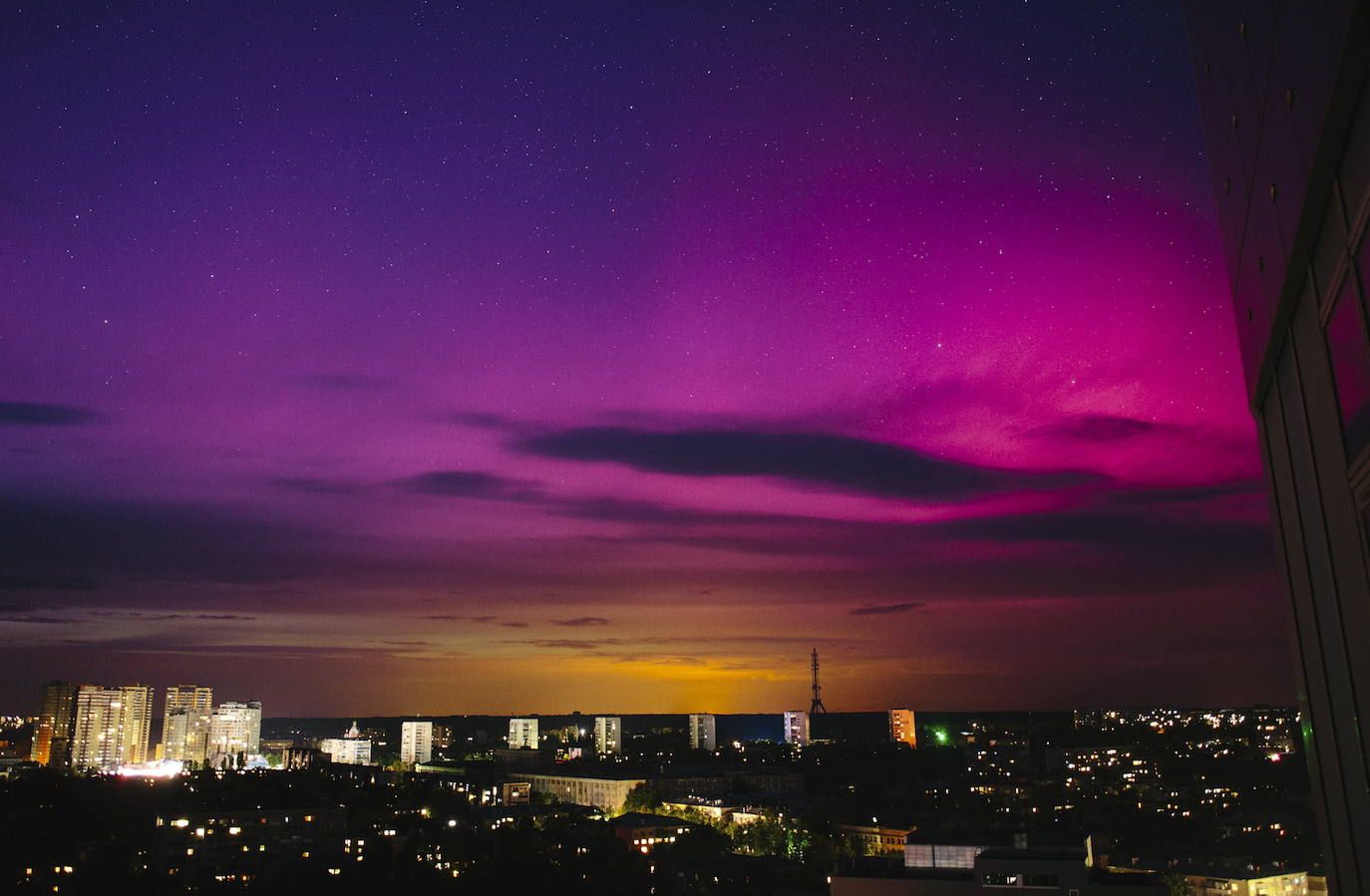 La aurora boreal tiñe el cielo de todo el mundo