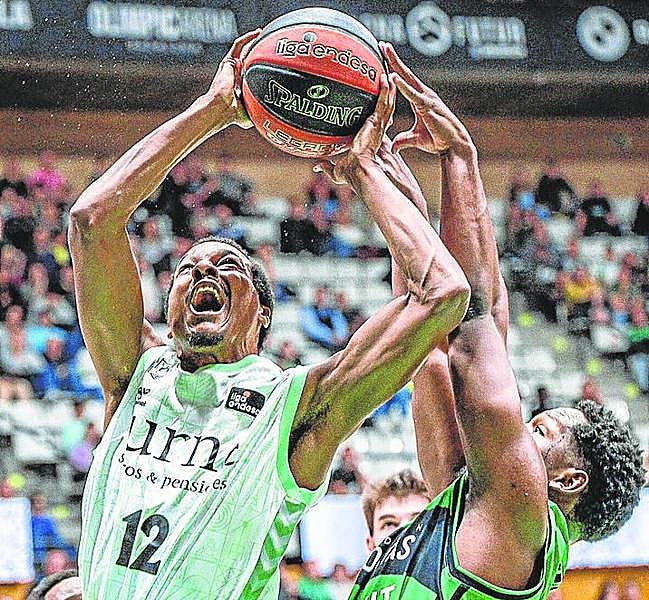 Andrés Feliz, ejecutor del Surne, defiende a Renfroe.