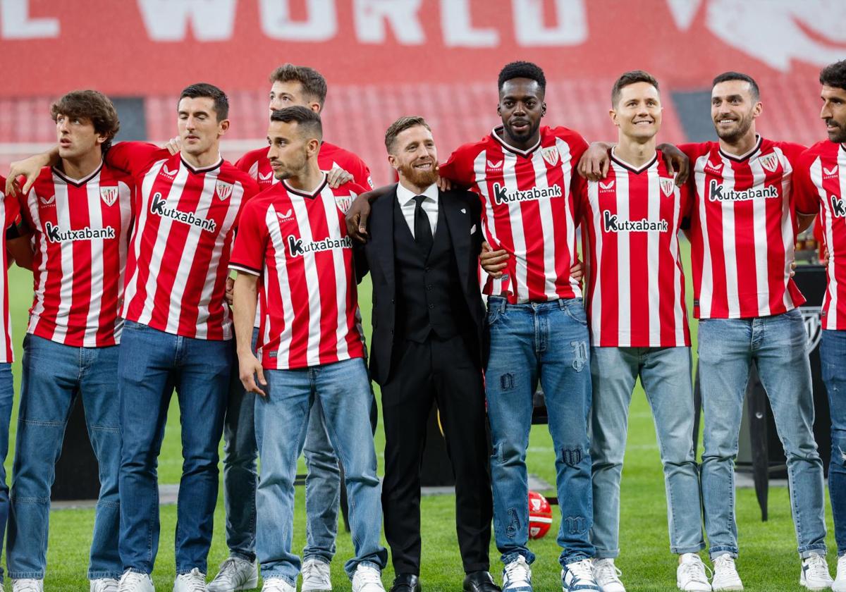 El emotivo momento de la afición y la plantilla del Athletic cantando 'Txoria txori'